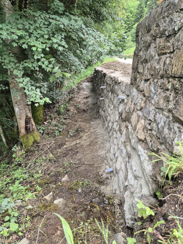 Deuxième mur en pierre après renforcement