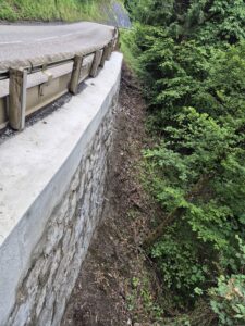 Renforcement sur des murs de soutènement en pierres - photo 2